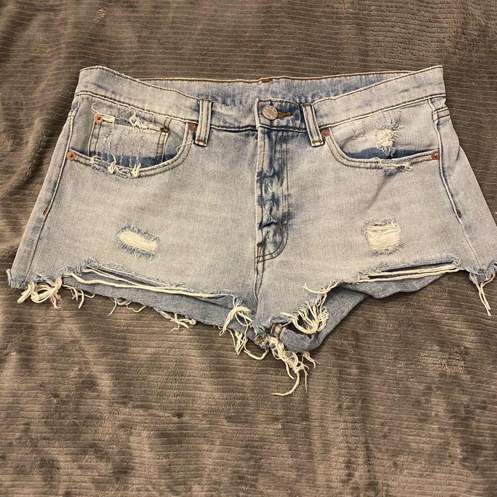 Distressed bdg shorts‎
